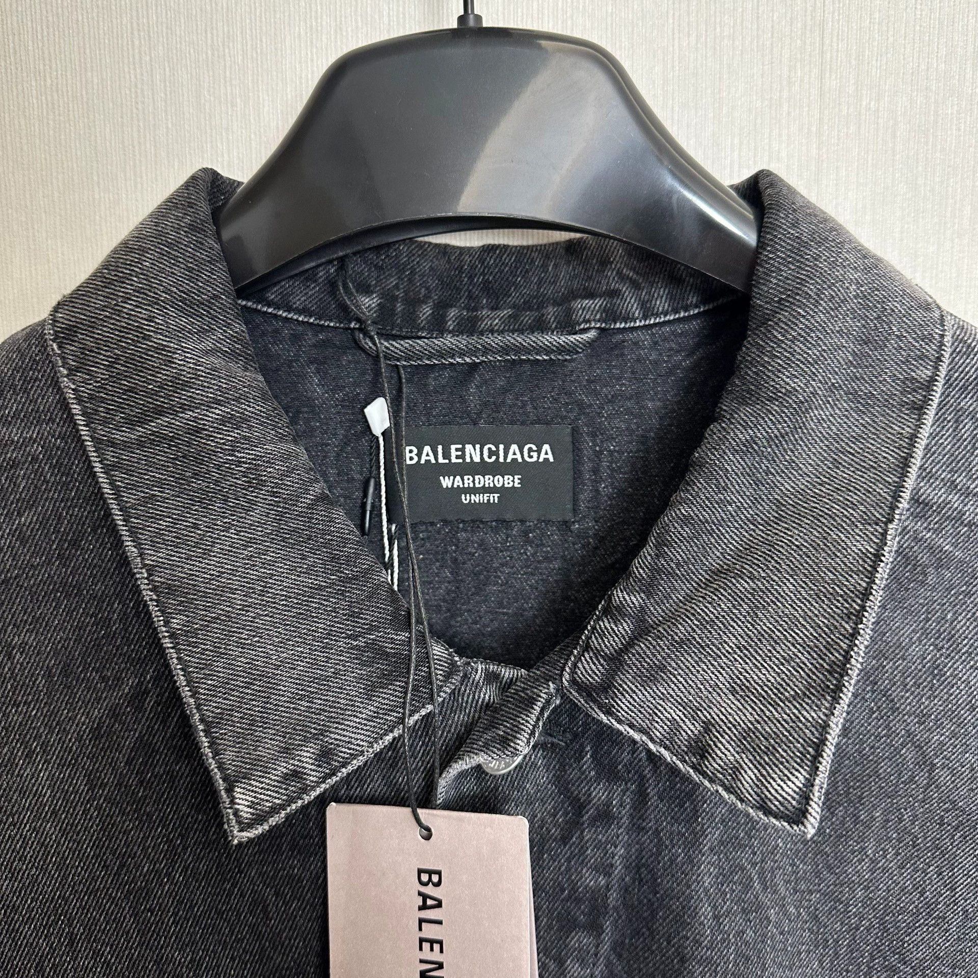 Balenciaga balenciaga smiley face denim jacket size m Size US M / EU 48-50 / 2 - 3 Thumbnail
