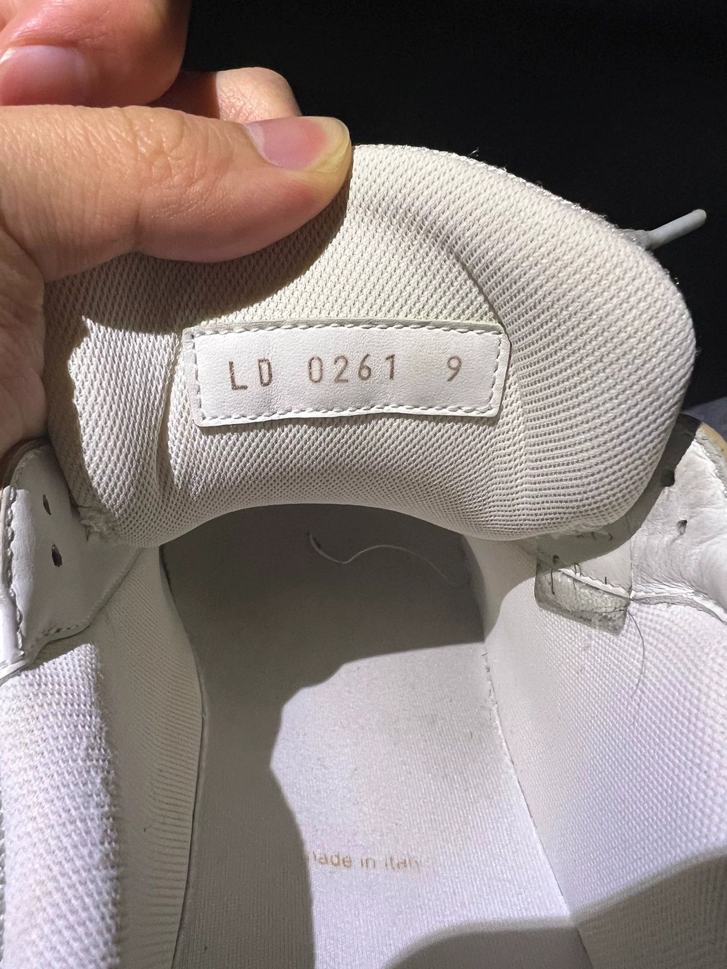 Louis Vuitton Louis Vuitton Silver Trainer Sneakers Size 9 Size US 9 / EU 42 - 5 Thumbnail