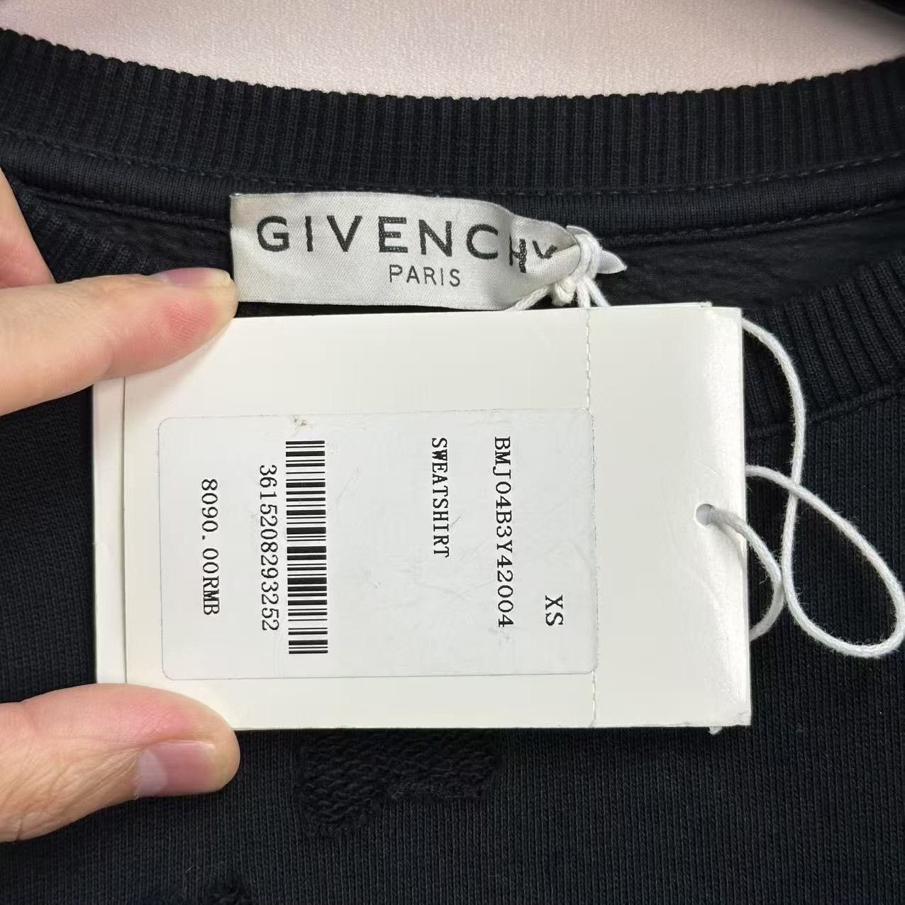 Givenchy Givenchy Distressed Letter Sweatshirt in Black Size XS / US 0-2 / IT 36-38 - 3 Thumbnail