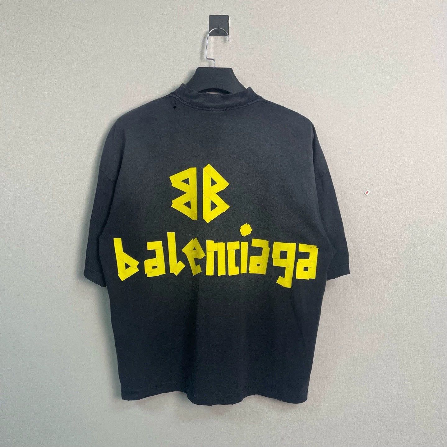 Balenciaga balenciaga new washed logo short sleeve shirt Size US L / EU 52-54 / 3 - 2 Thumbnail
