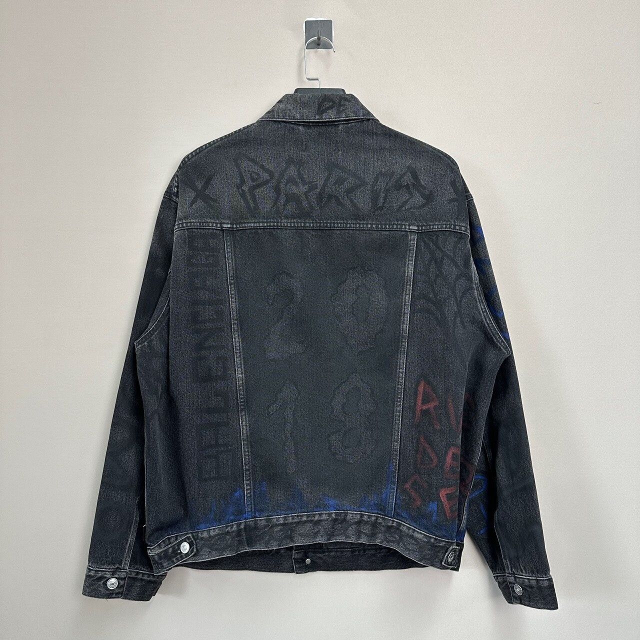 Balenciaga balenciaga graffiti printed denim jacket Size US M / EU 48-50 / 2 - 2 Thumbnail