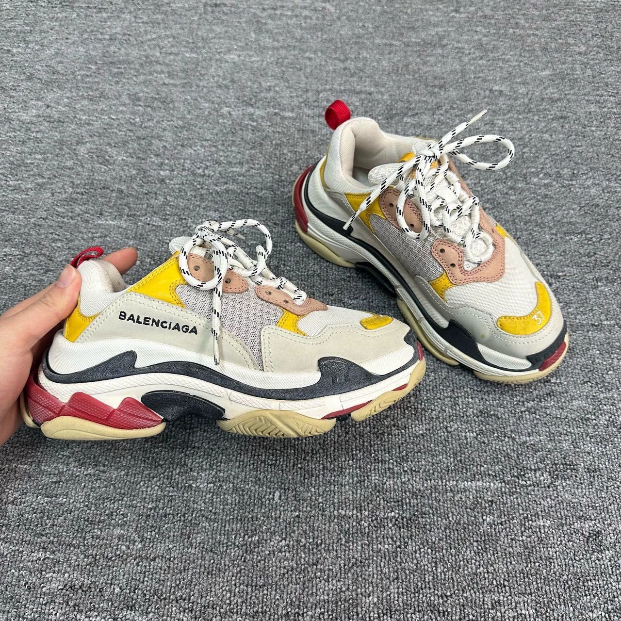 Balenciaga balenciaga triple s dad sneakers size 37 Size US 6.5 / EU 39-40 - 3 Thumbnail