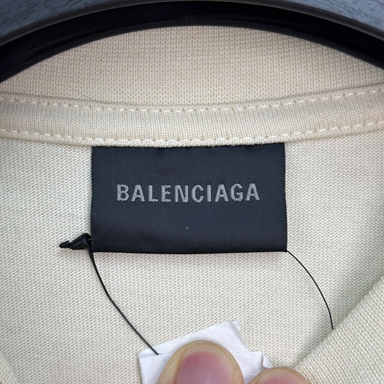 Balenciaga balenciaga cream short sleeve t-shirt Size US XXS / EU 40 - 3 Thumbnail