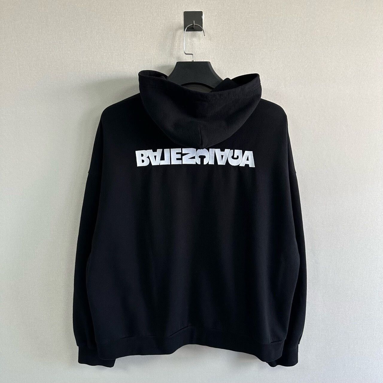 Balenciaga balenciaga black embroidered zip-up hoodie Size US M / EU 48-50 / 2 - 2 Thumbnail