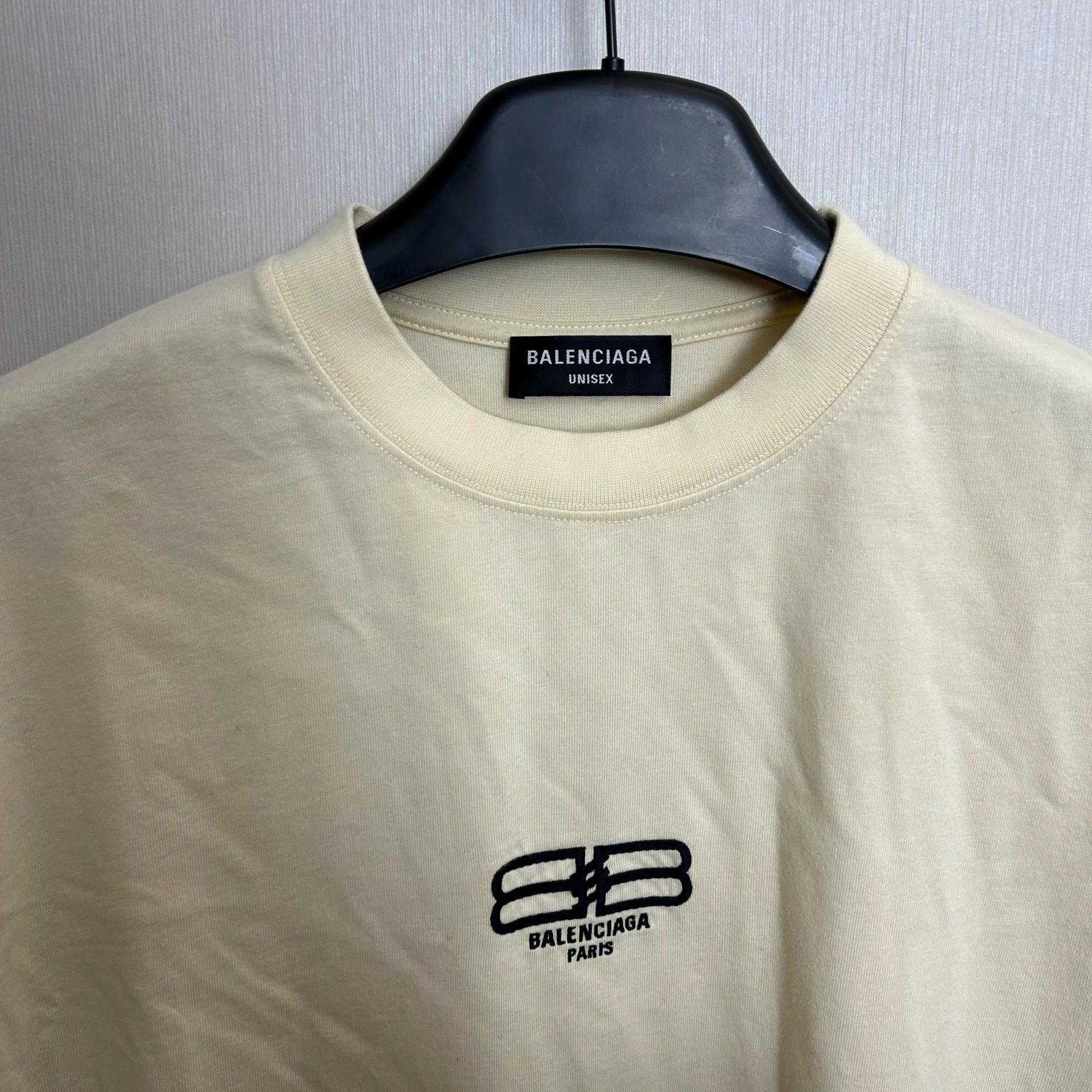 Balenciaga balenciaga short sleeve lock shirt in beige Size US S / EU 44-46 / 1 - 2 Thumbnail