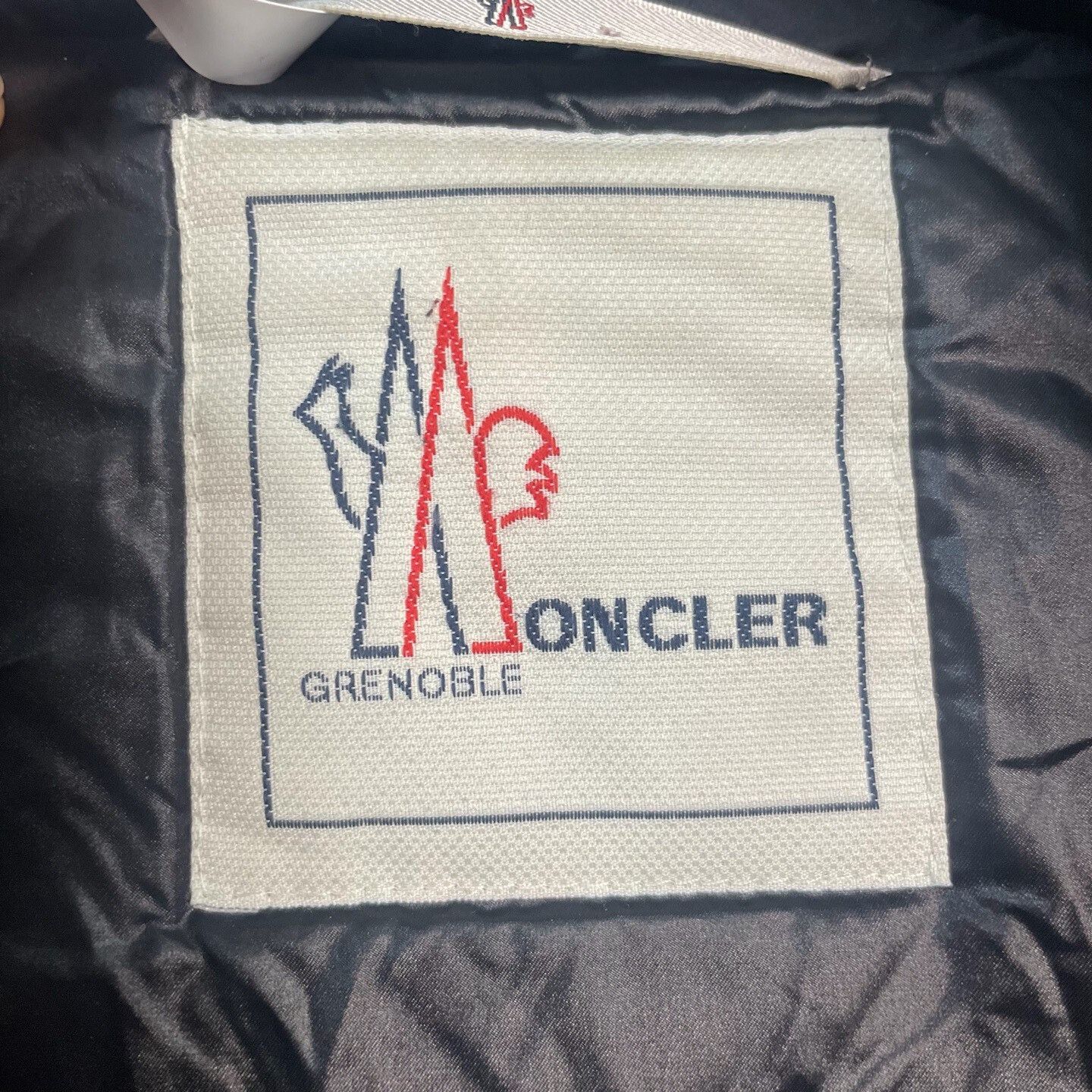 Moncler Moncler Plaid Down Jacket with Fur Collar Size M / US 6-8 / IT 42-44 - 3 Thumbnail