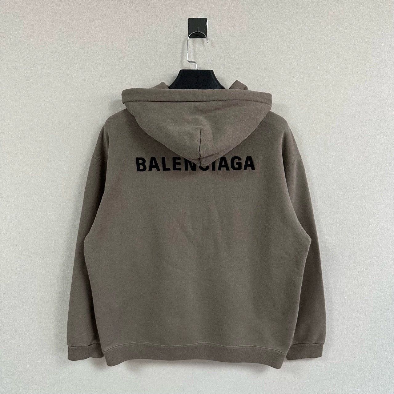 Balenciaga balenciaga embroidered hoodie in olive green Size US M / EU 48-50 / 2 - 2 Thumbnail