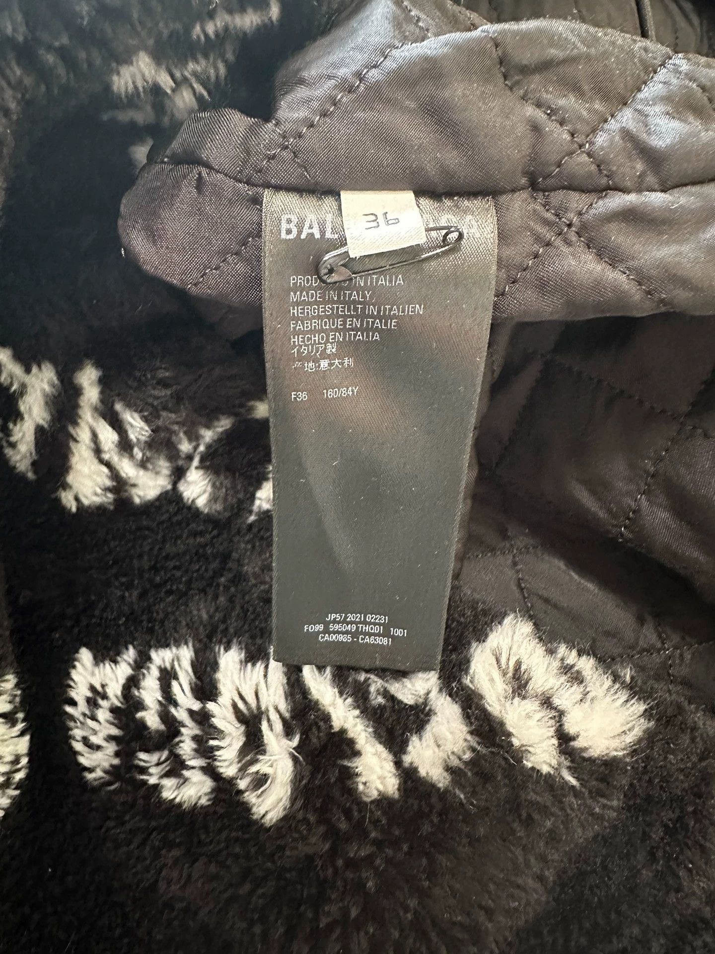 Balenciaga balenciaga black logo printed fur jacket Size S / US 4 / IT 40 - 3 Thumbnail
