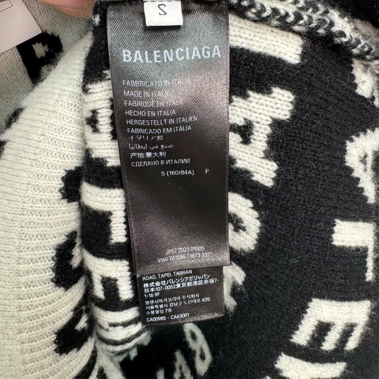 Balenciaga balenciaga logo print sweater in size small Size US S / EU 44-46 / 1 - 4 Thumbnail