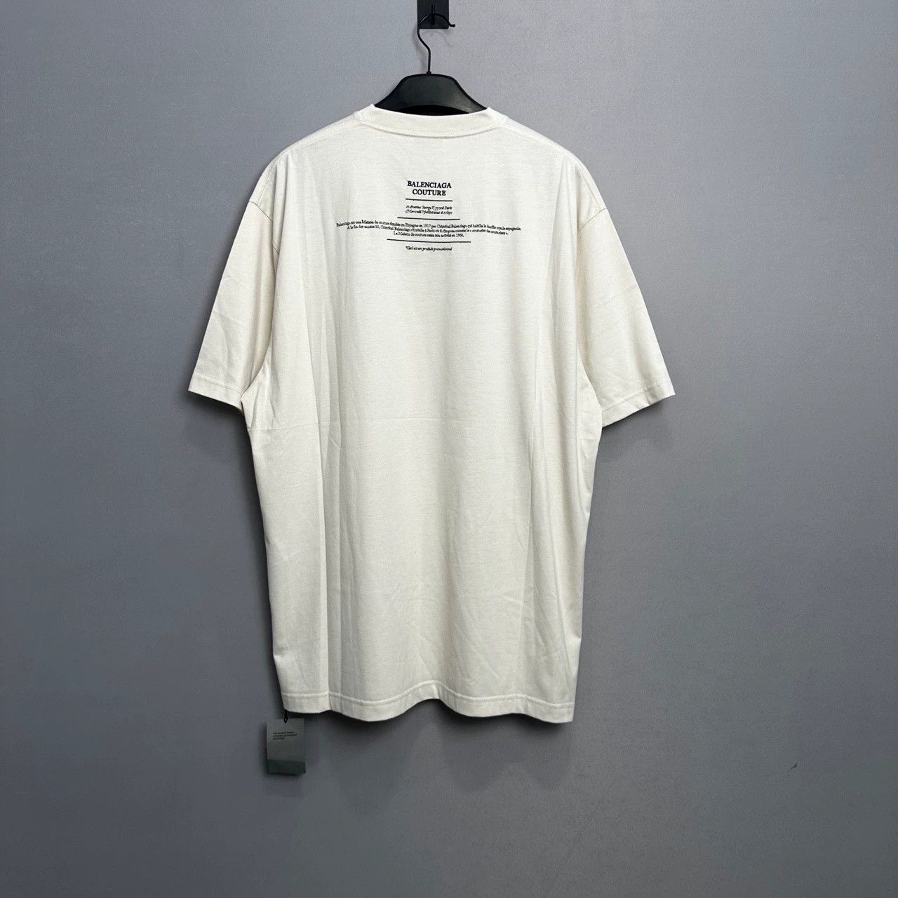 Balenciaga balenciaga boxy short sleeve t-shirt in beige Size US S / EU 44-46 / 1 - 2 Thumbnail