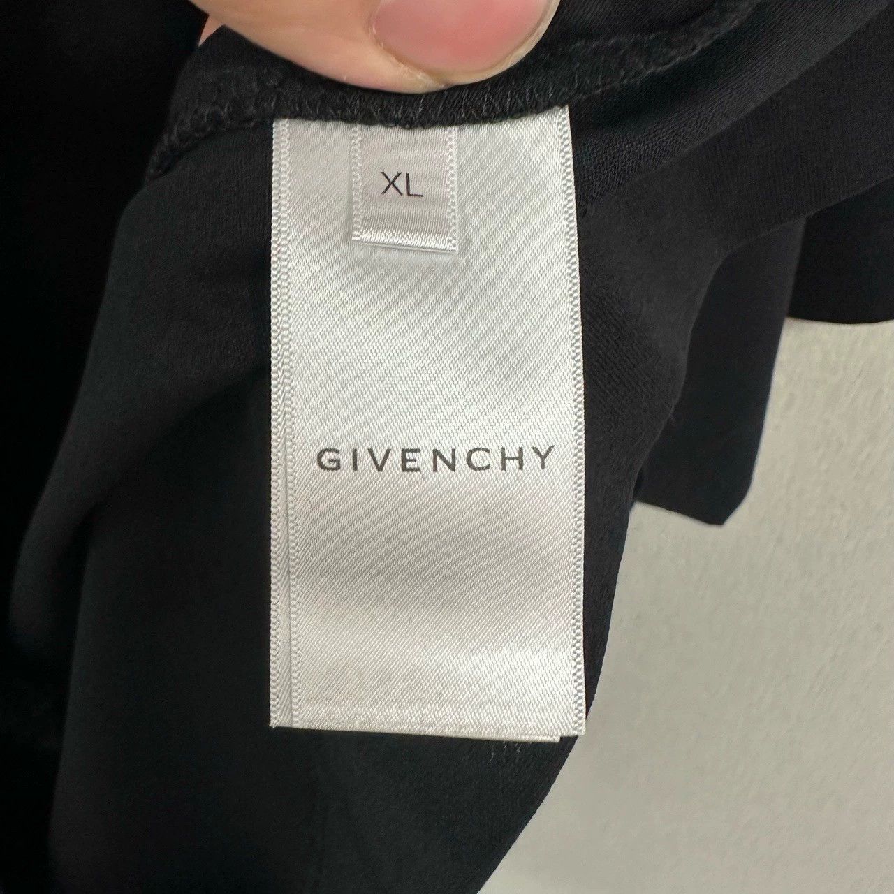 Givenchy givenchy logo embroidered short sleeve t-shirt Size US XL / EU 56 / 4 - 4 Thumbnail