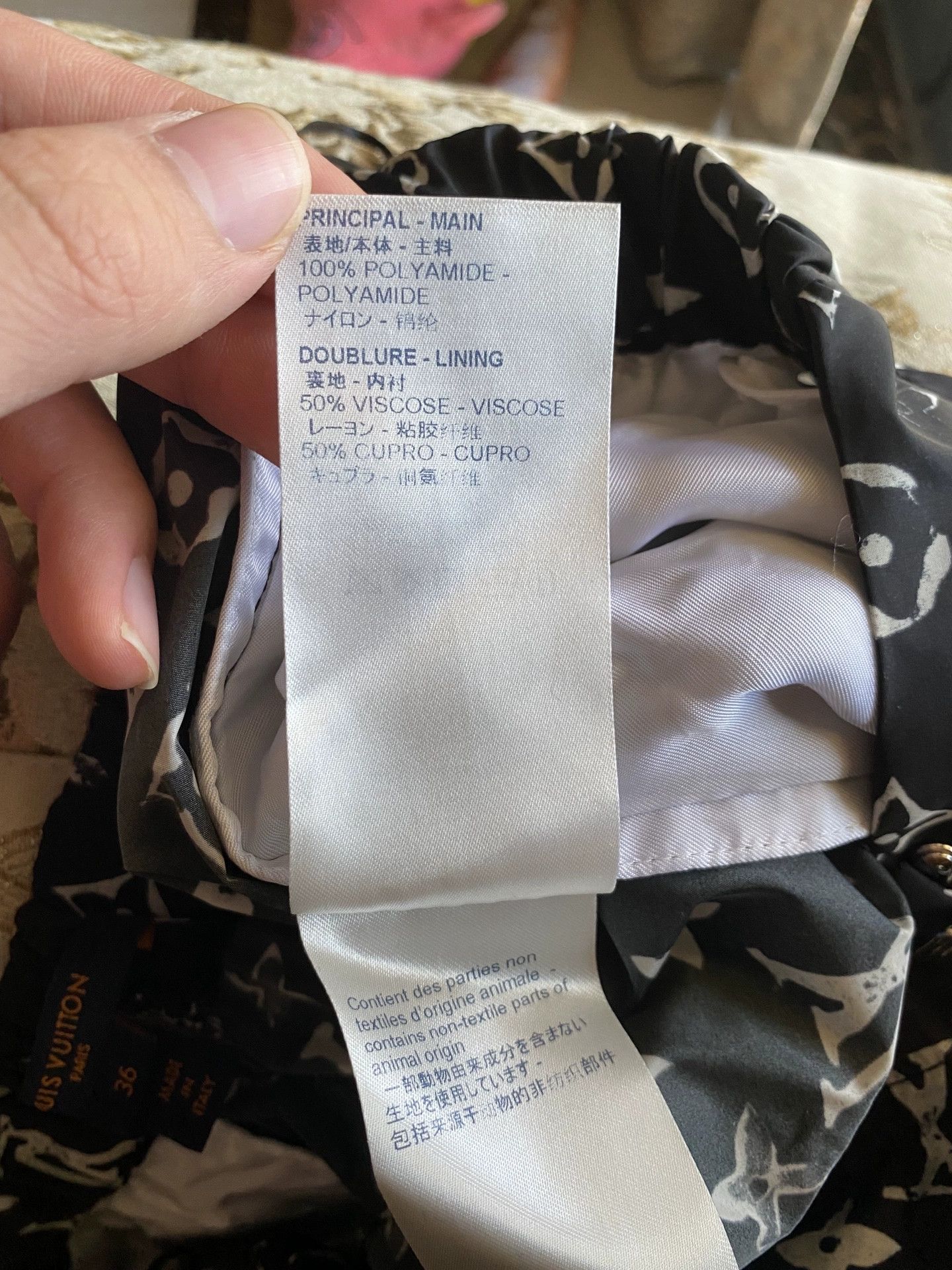 Louis Vuitton latest black logo printed sweatpants Size US 36 / EU 52 - 5 Thumbnail