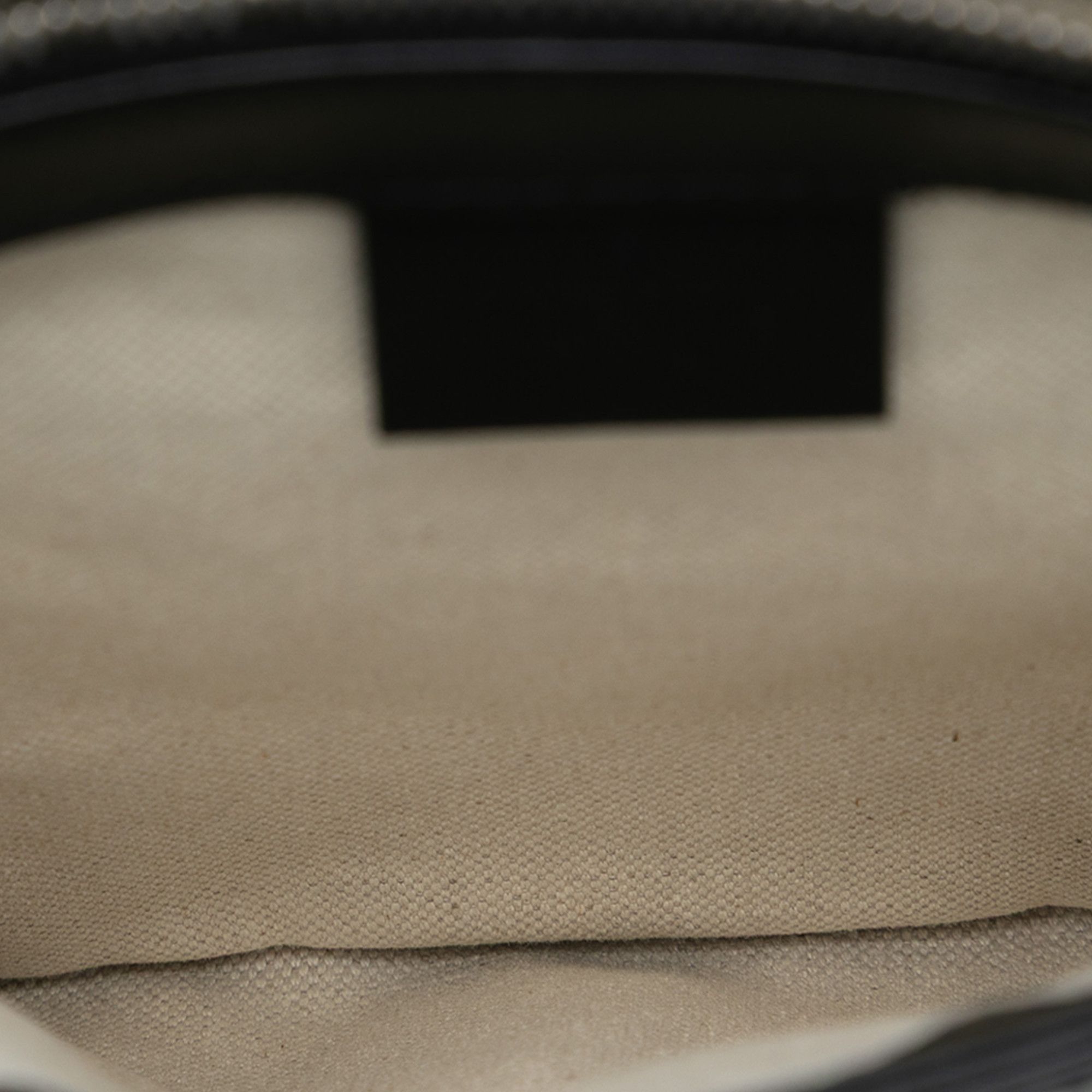 Gucci Gucci GG Embossed Leather Flap Crossbody Size ONE SIZE - 4 Thumbnail