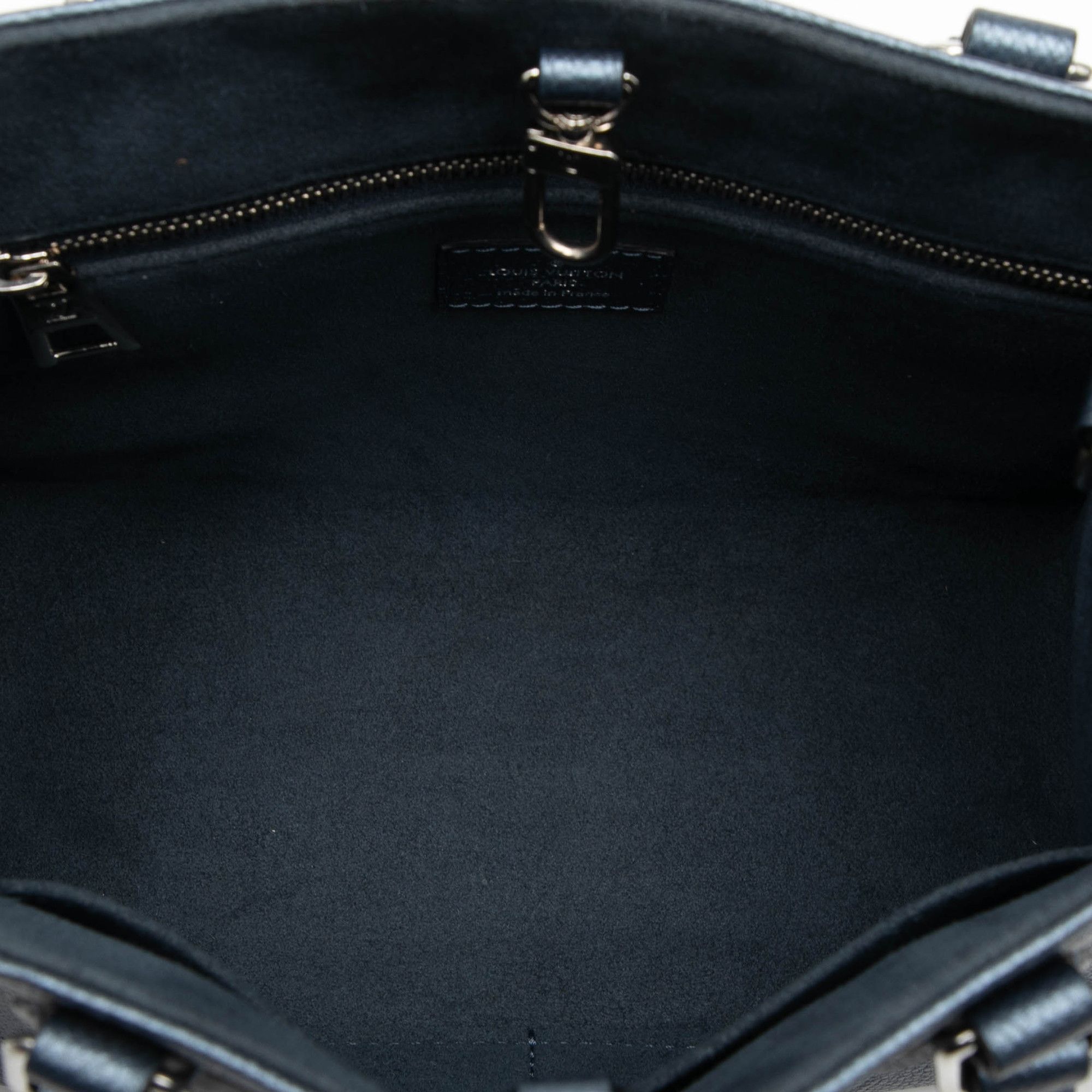 Louis Vuitton Louis Vuitton Metallic Monogram Giant Empreinte Onthego PM Size ONE SIZE - 4 Thumbnail