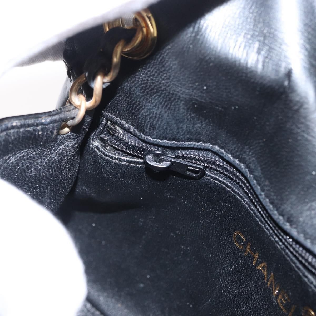 Chanel Chanel Vintage CC Stitch Flap Bag Patent Size ONE SIZE - 15 Thumbnail