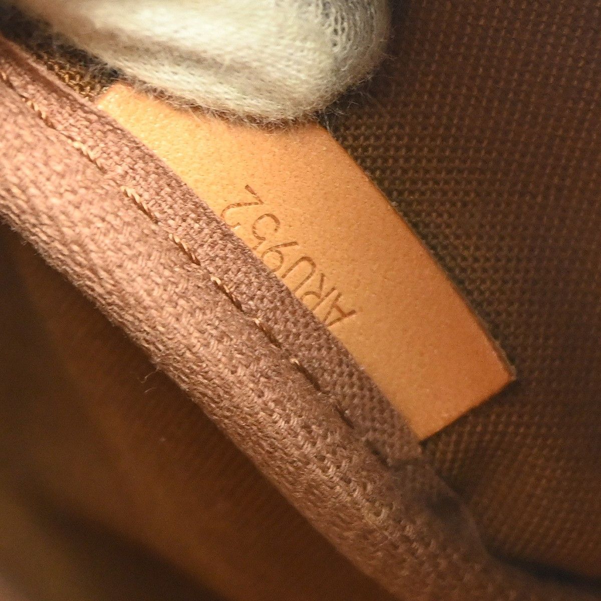 Louis Vuitton Louis Vuitton Saumur Handbag Monogram Canvas Size ONE SIZE - 5 Thumbnail