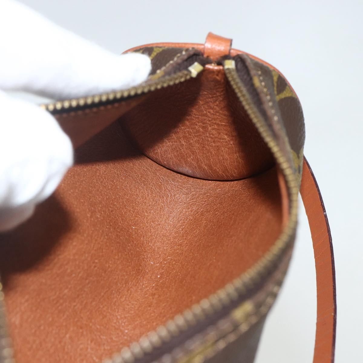 Louis Vuitton Louis Vuitton Papillon Pochette Monogram Canvas Size ONE SIZE - 18 Thumbnail
