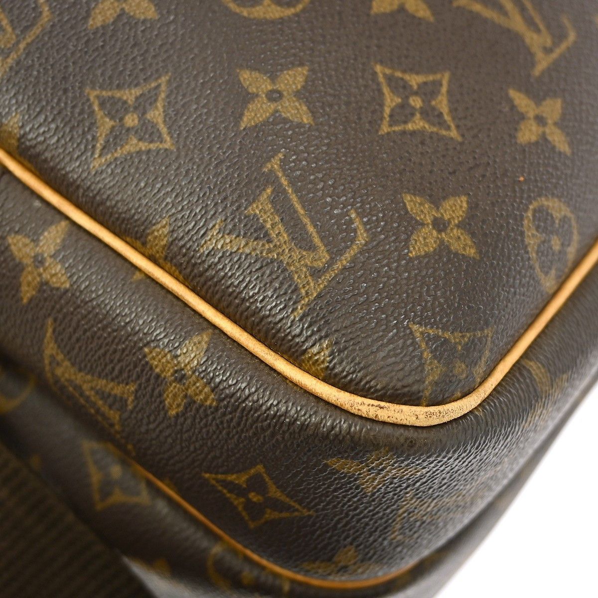 Louis Vuitton Louis Vuitton Reporter Bag Monogram Canvas Size ONE SIZE - 6 Thumbnail