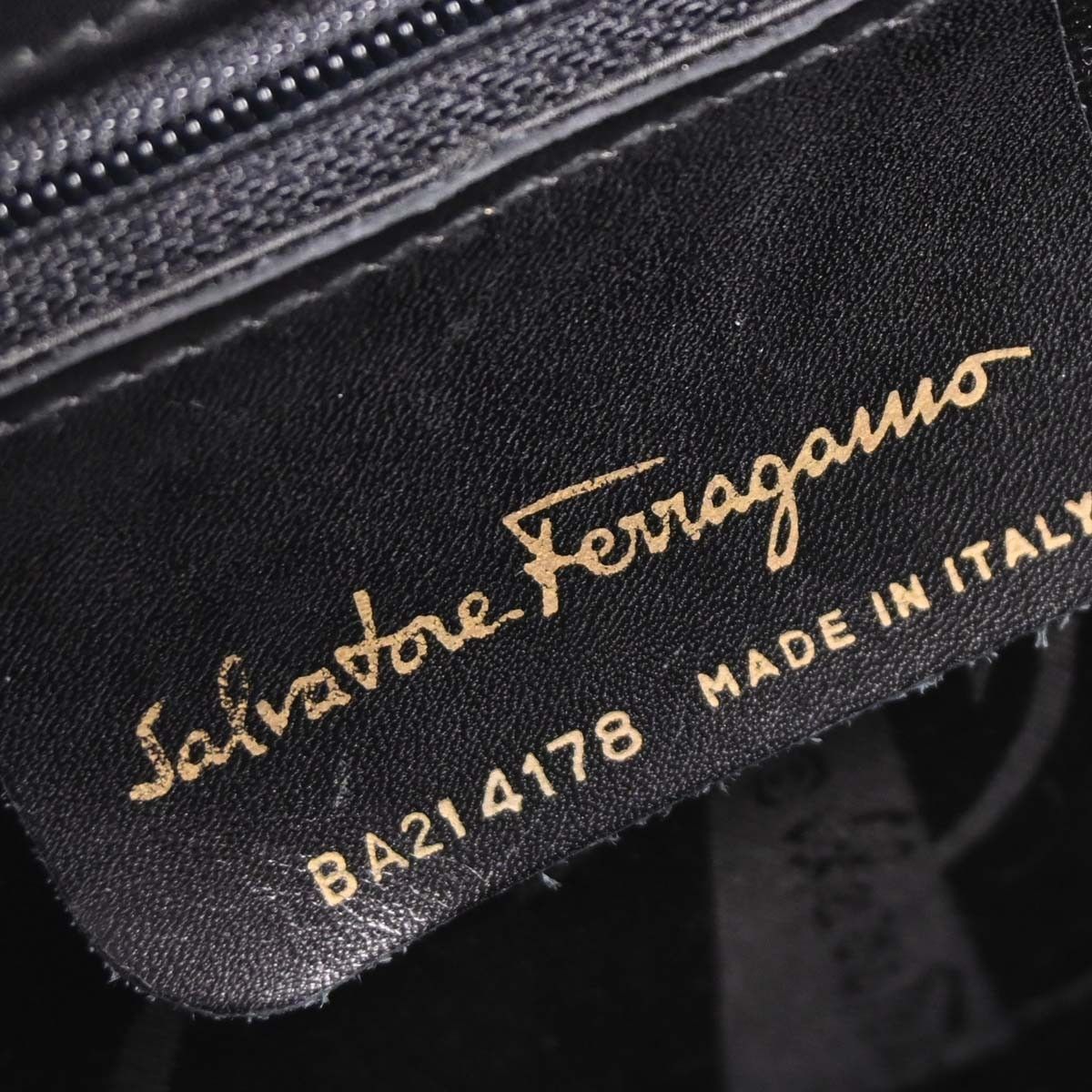 Salvatore Ferragamo Salvatore Ferragamo Convertible Vara Bow Tote Leather Size ONE SIZE - 4 Thumbnail