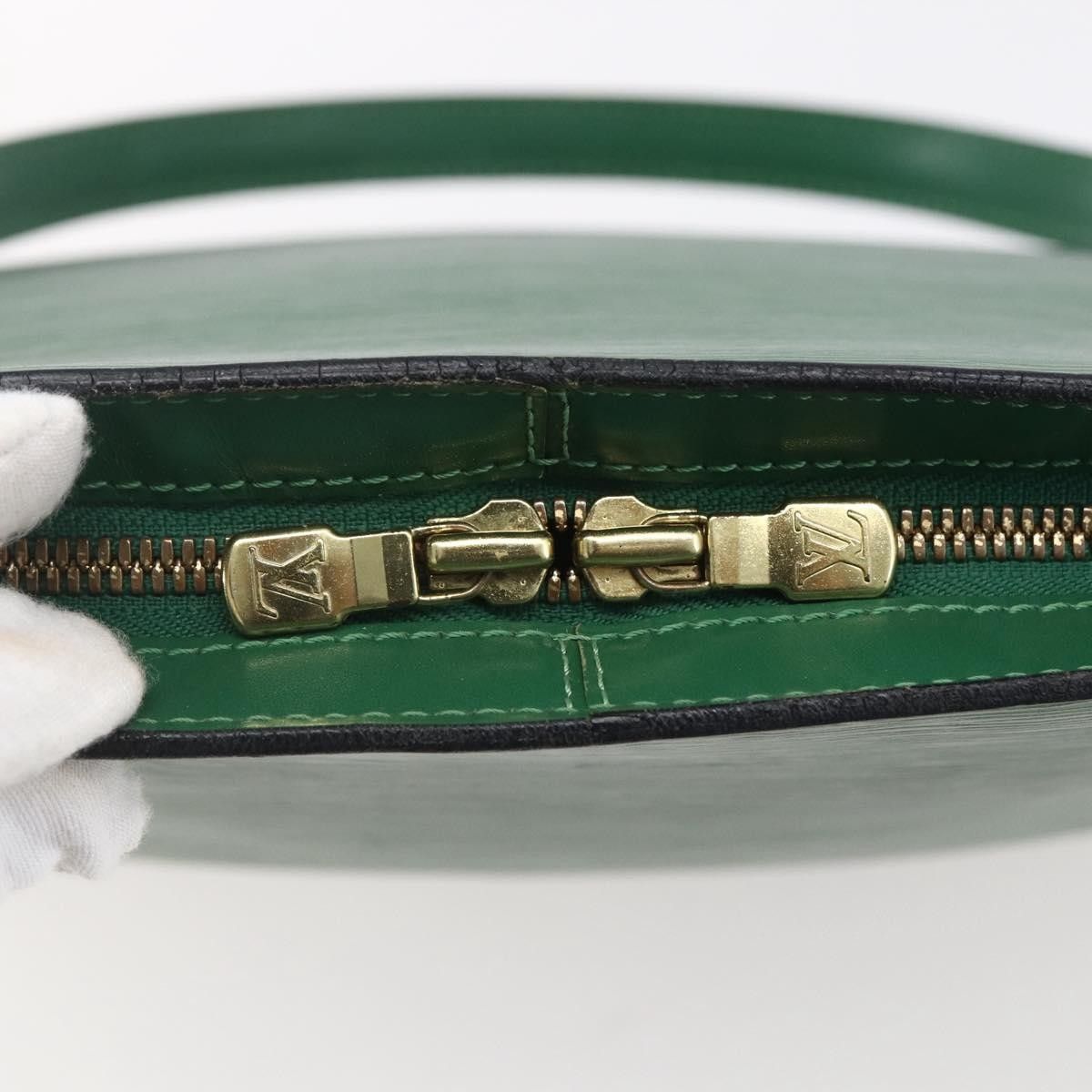 Louis Vuitton Louis Vuitton Lussac Handbag Epi Leather Size ONE SIZE - 17 Thumbnail