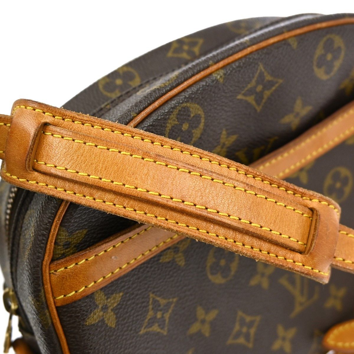 Louis Vuitton Louis Vuitton Blois Handbag Monogram Canvas Size ONE SIZE - 5 Thumbnail