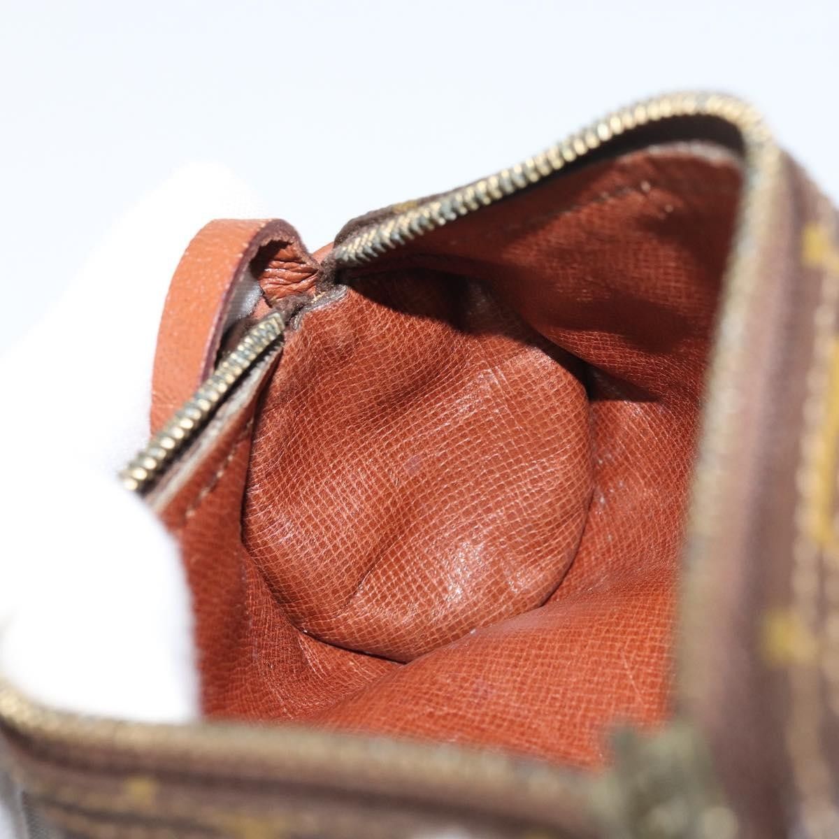 Louis Vuitton Louis Vuitton Papillon Pochette Monogram Canvas Size ONE SIZE - 16 Thumbnail