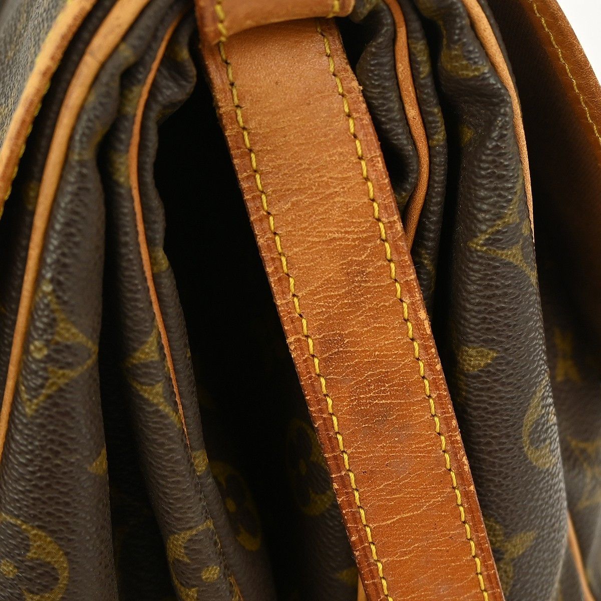 Louis Vuitton Louis Vuitton Saumur Handbag Monogram Canvas Size ONE SIZE - 9 Thumbnail