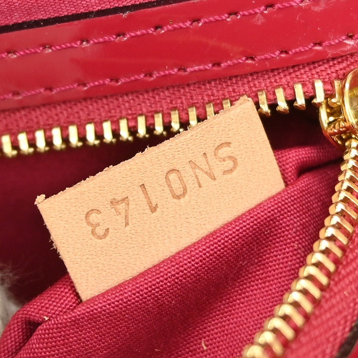 Louis Vuitton Louis Vuitton Catalina Handbag Monogram Vernis Size ONE SIZE - 5 Thumbnail