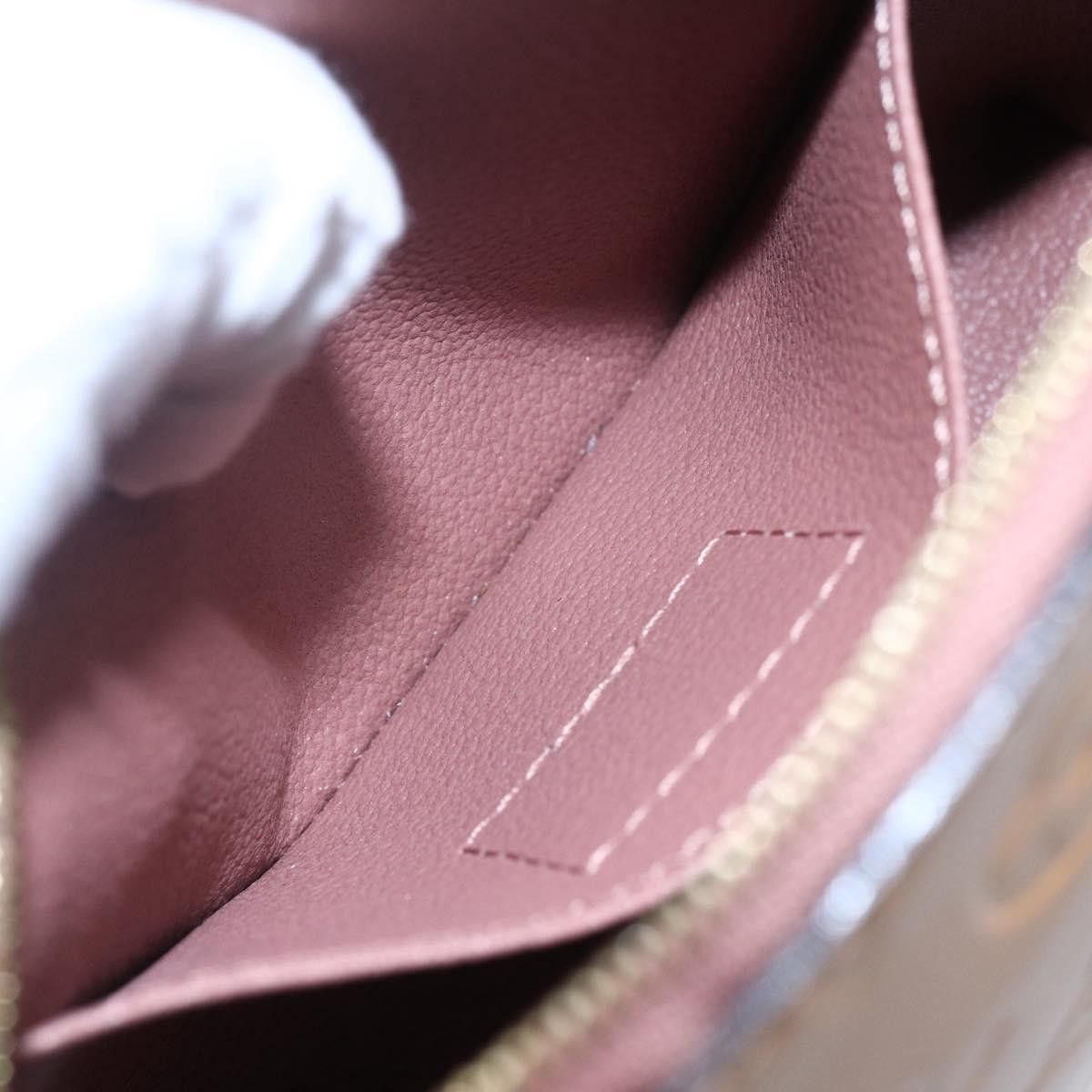 Louis Vuitton Louis Vuitton Cosmetic Pouch Monogram Vernis Size ONE SIZE - 14 Thumbnail