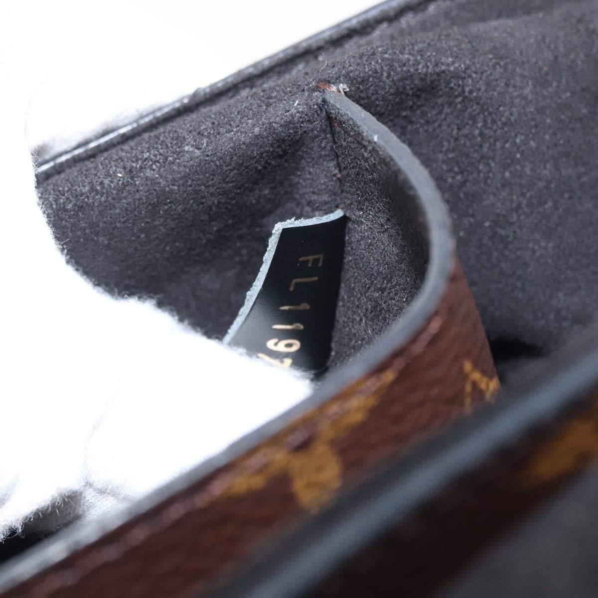 Louis Vuitton Louis Vuitton One Handle Flap Monogram Canvas and Leather Size ONE SIZE - 7 Thumbnail