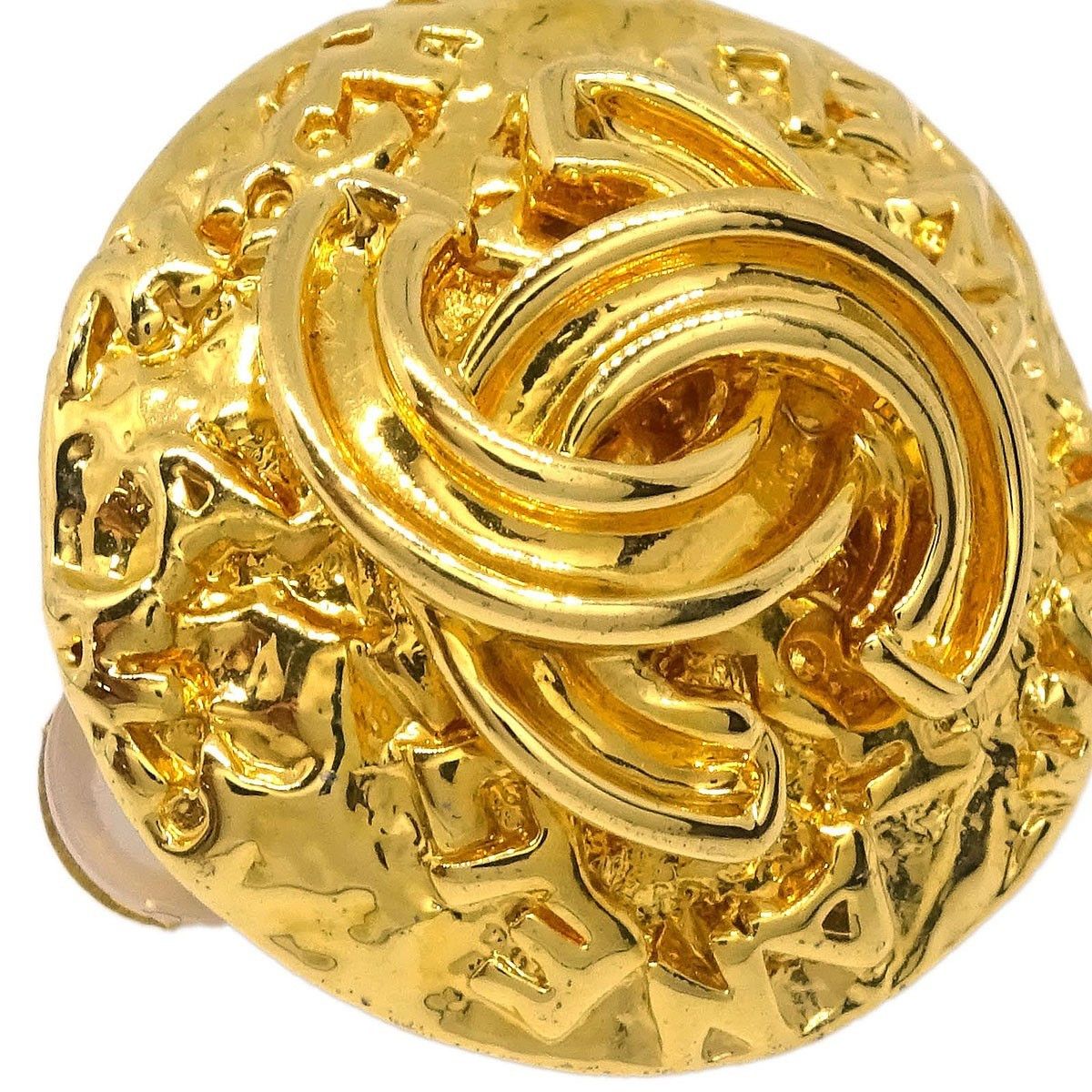 Chanel Chanel Vintage Round CC Clip-On Earrings Metal Size ONE SIZE - 3 Thumbnail