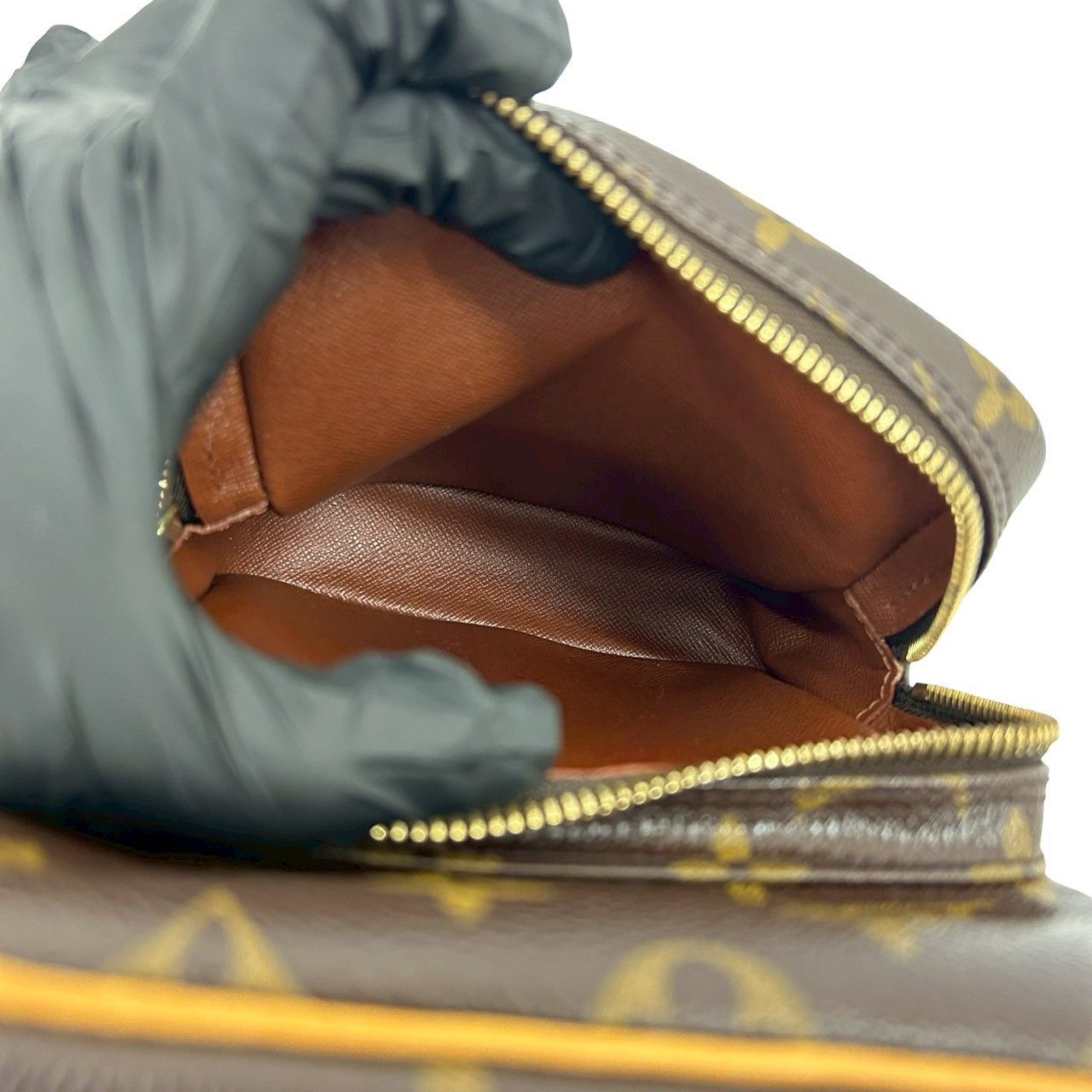 Louis Vuitton Louis Vuitton Louis Vuitton Amazon Monogram Leather Shoulder Bag Canvas Shoulder Bag DUTY FREE for USA Size ONE SIZE - 11 Thumbnail