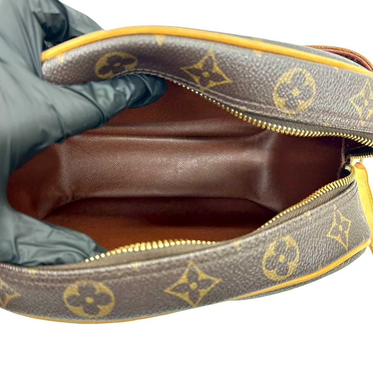 Louis Vuitton Louis Vuitton Louis Vuitton Blois Monogram Leather Shoulder Bag Canvas Shoulder Bag DUTY FREE for USA Size ONE SIZE - 10 Thumbnail