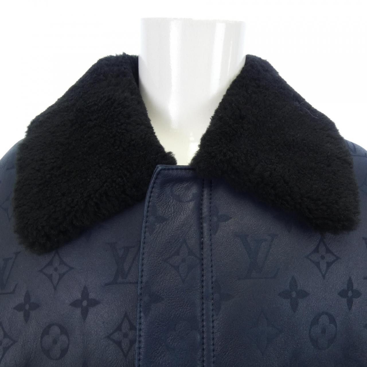 Louis Vuitton Louis Vuitton Louis Vuitton LVSE Monogram Shearling Jacket Others Outerwear HML42EYGL DUTY FREE for USA Size ONE SIZE - 5 Thumbnail