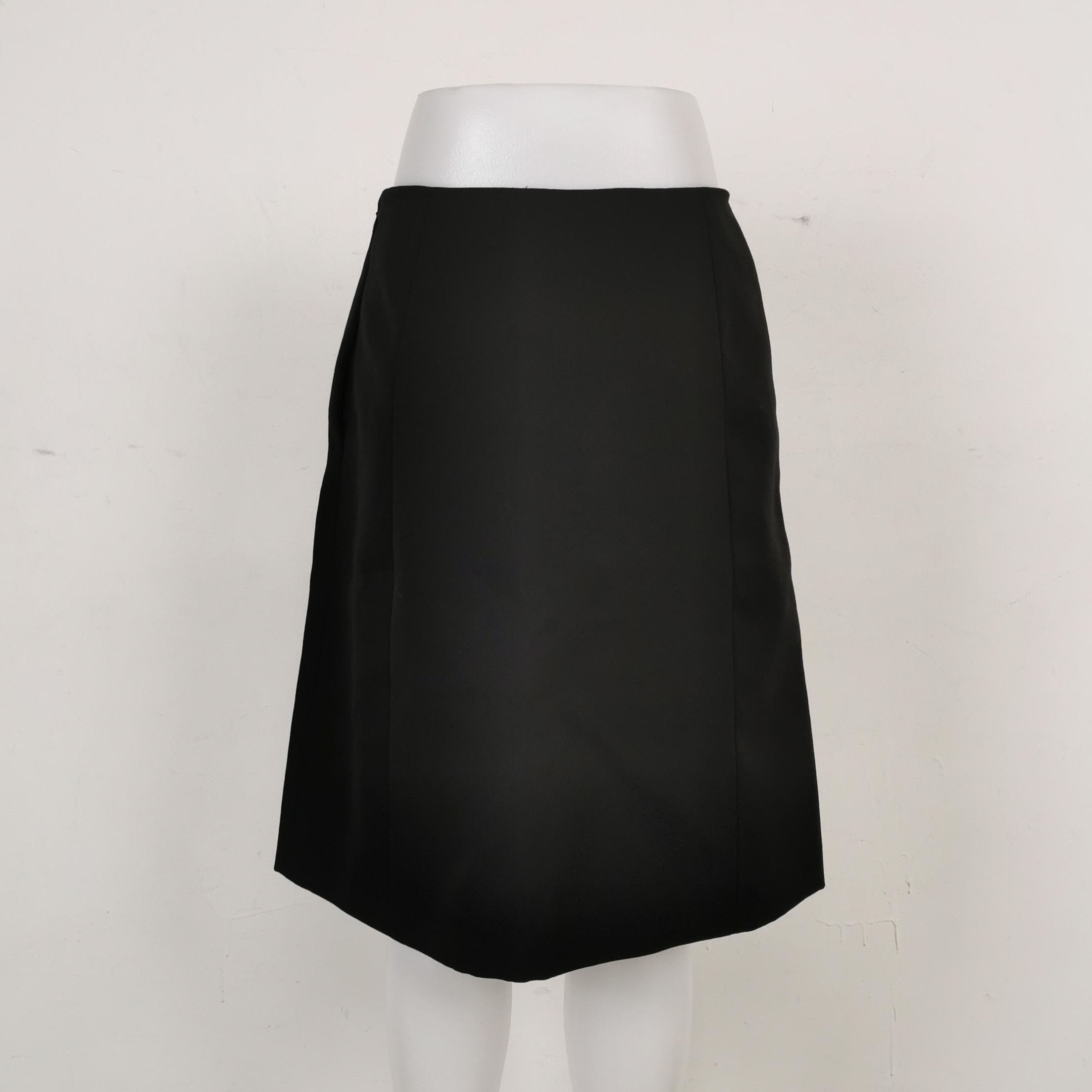 Prada Prada Classic Black Wool Midi Skirt 0089 Size 38" / US 16 / IT 52 - 2 Thumbnail