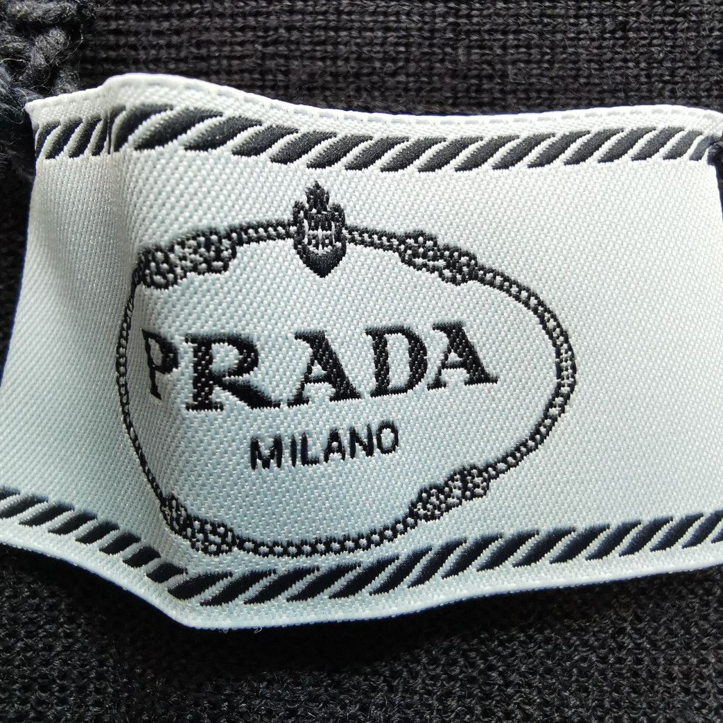 Prada Prada Wool V-Neck Long Sleeve Knit Sweater 0089 Size M / US 6-8 / IT 42-44 - 4 Thumbnail