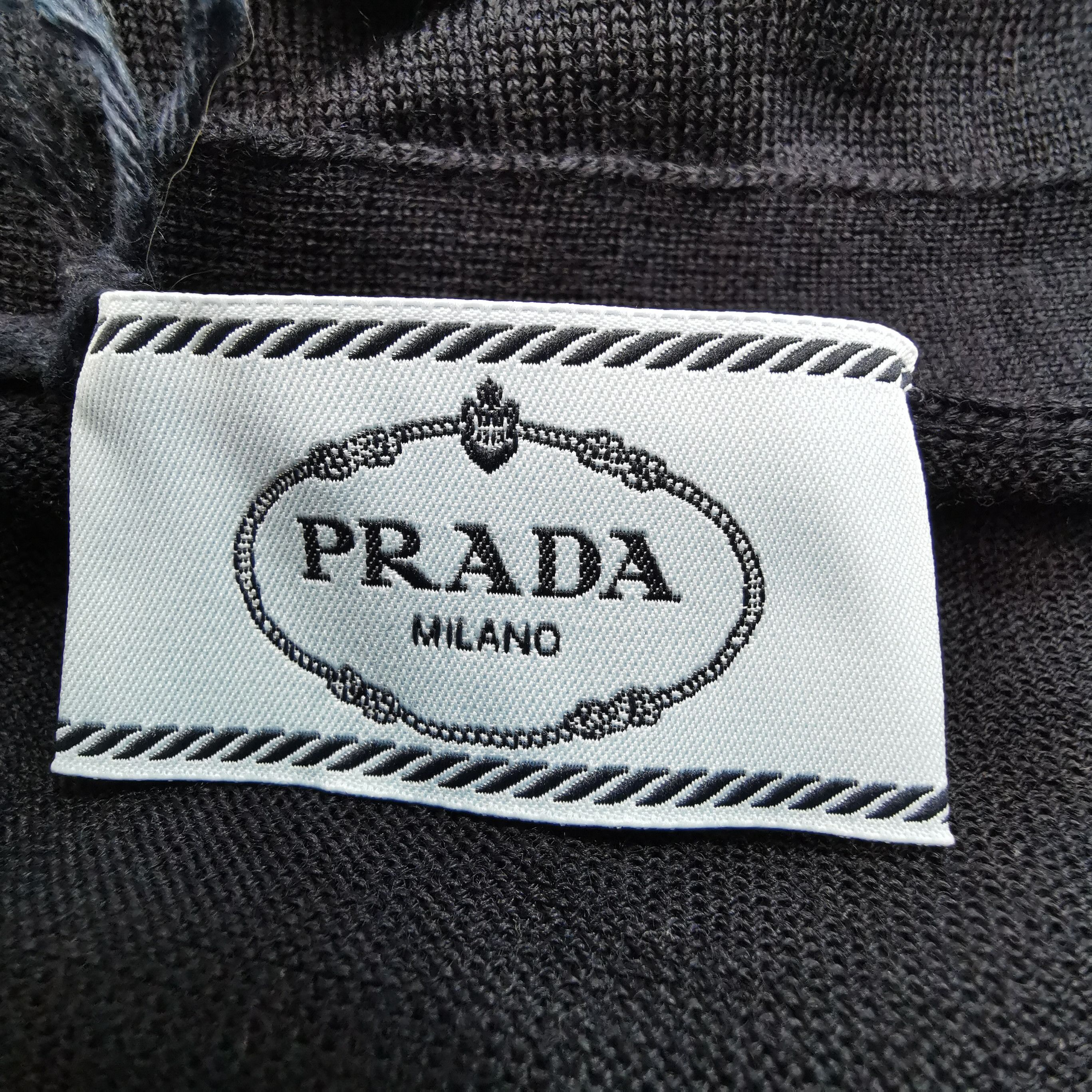 Prada Prada V-Neck Wool Cardigan for Elegant Style 0089 Size L / US 10 / IT 46 - 4 Thumbnail