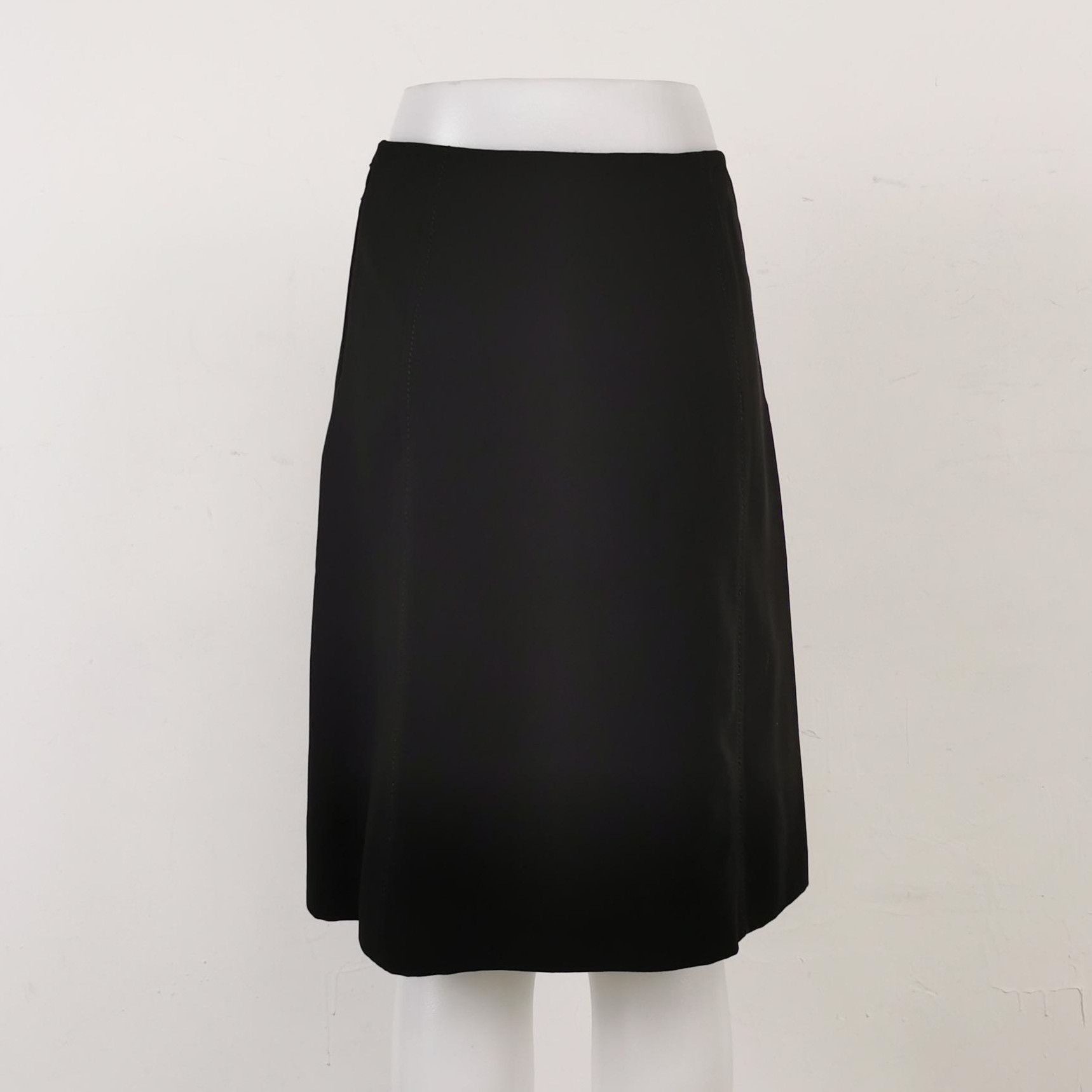 Prada Prada Solid Black Midi Skirt Size 38 0089 Size 38" / US 16 / IT 52 - 2 Thumbnail
