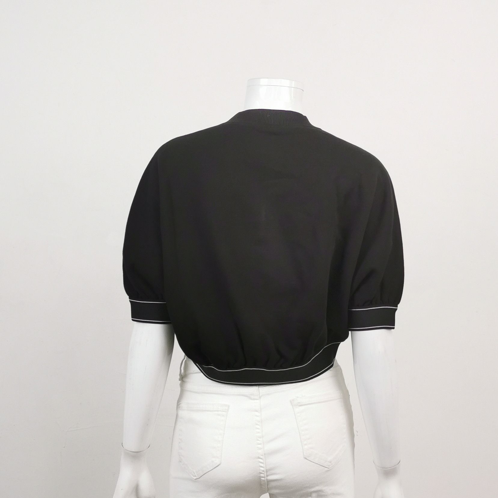 Prada Prada Logo Cropped Cotton T-Shirt in Black 0089 Size XS / US 0-2 / IT 36-38 - 2 Thumbnail