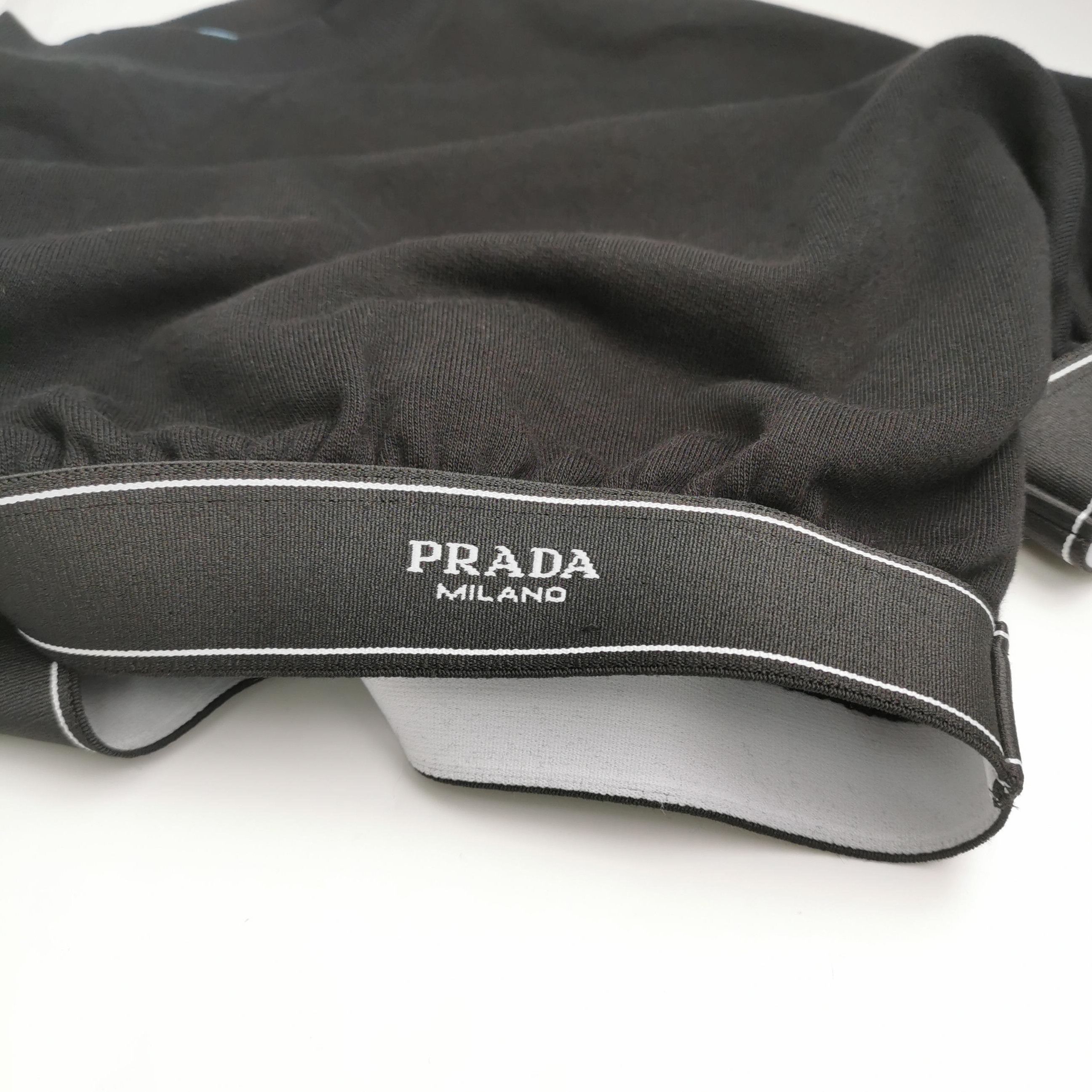 Prada Prada Logo Cropped Cotton T-Shirt in Black 0089 Size XS / US 0-2 / IT 36-38 - 3 Thumbnail