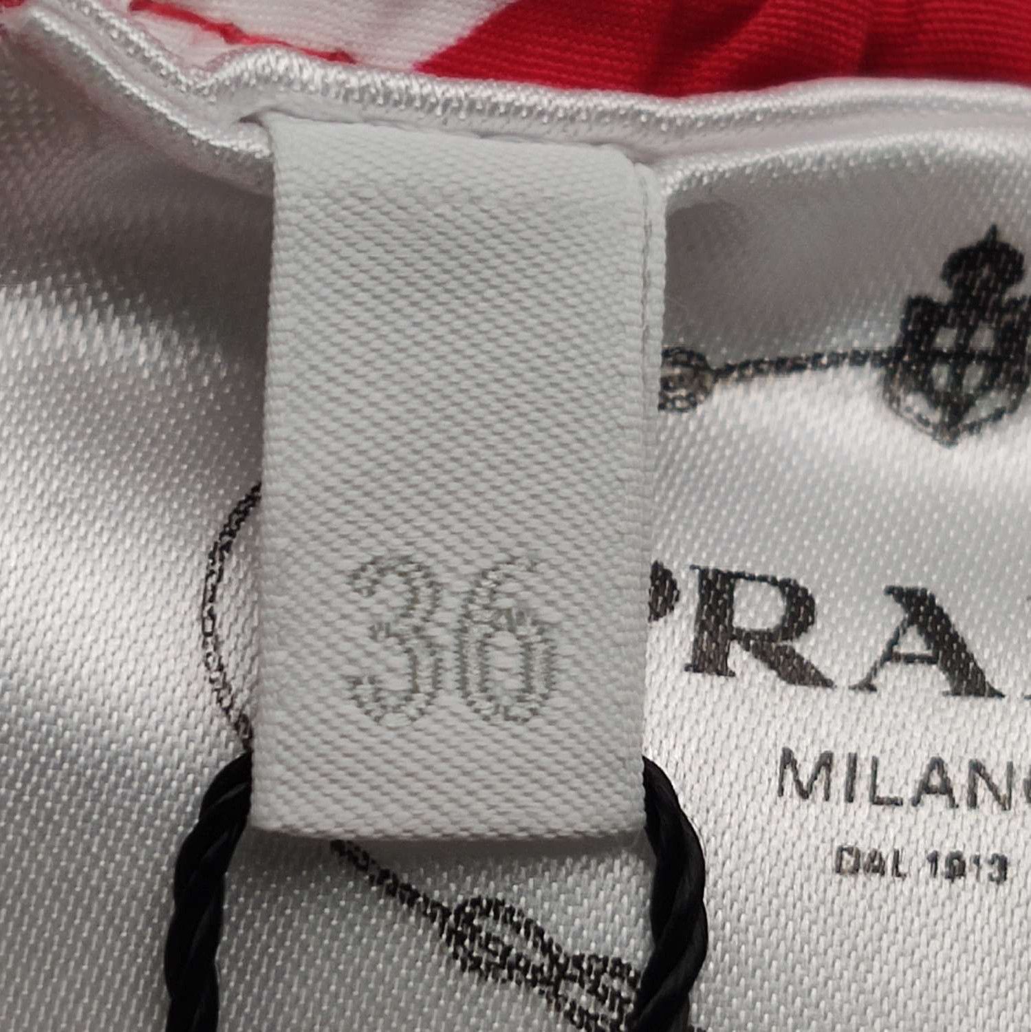 Prada Prada Red Cotton Logo Shorts 0089 Size 36" / US 14 / IT 50 - 6 Thumbnail