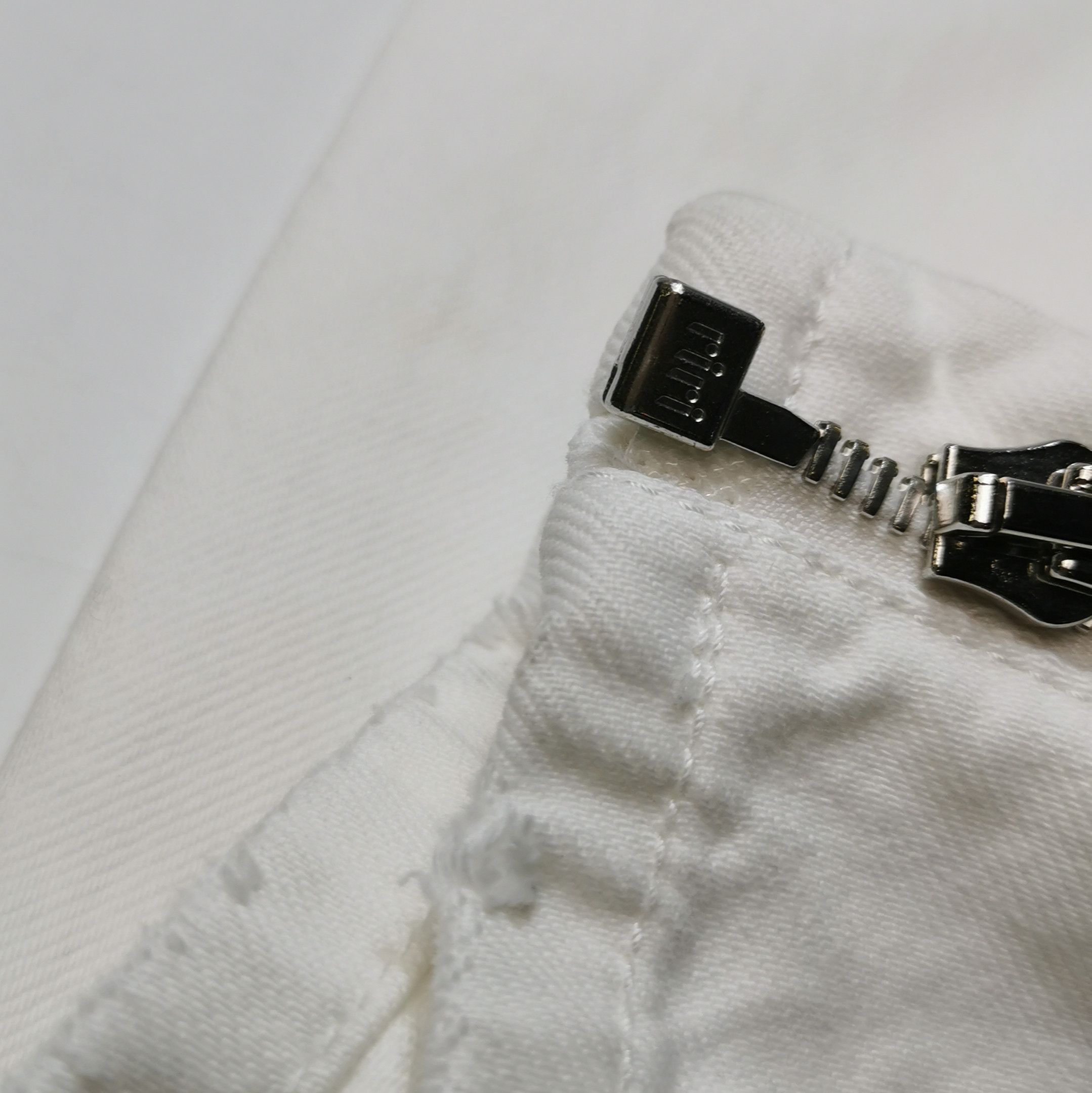 Prada Prada Cotton Zip Long Pants for Women 0089 Size 26" / US 2 / IT 38 - 11 Thumbnail