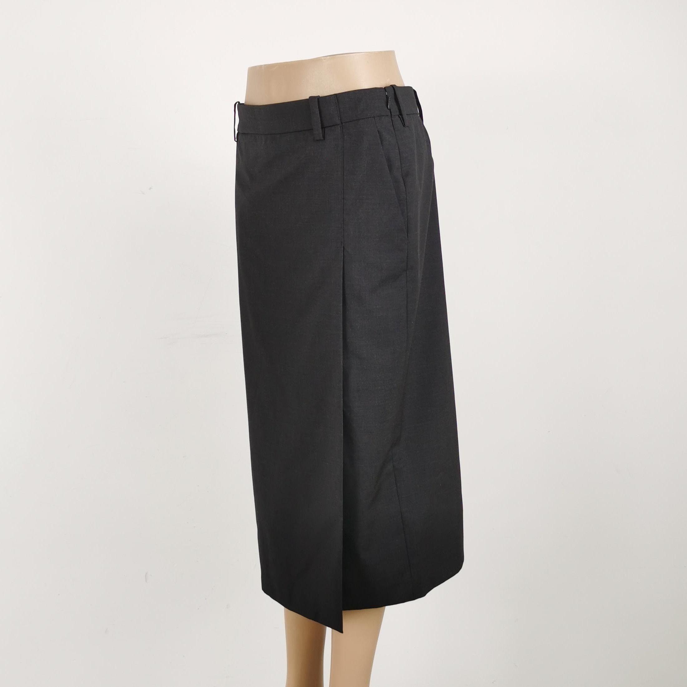 Prada Prada Wool Midi Skirt in Solid Color 0089 Size 36" / US 14 / IT 50 - 2 Thumbnail