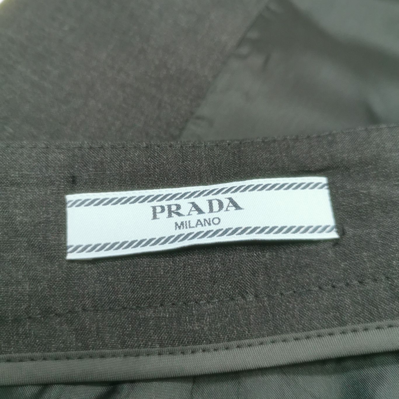 Prada Prada Wool Midi Skirt in Solid Color 0089 Size 36" / US 14 / IT 50 - 5 Thumbnail