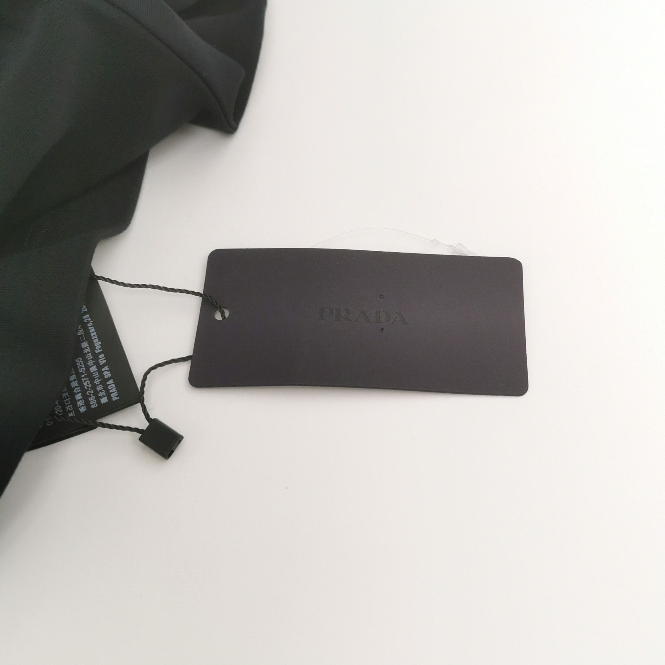 Prada Prada Classic Black Cotton T-Shirt Size S 0089 Size S / US 4 / IT 40 - 4 Thumbnail