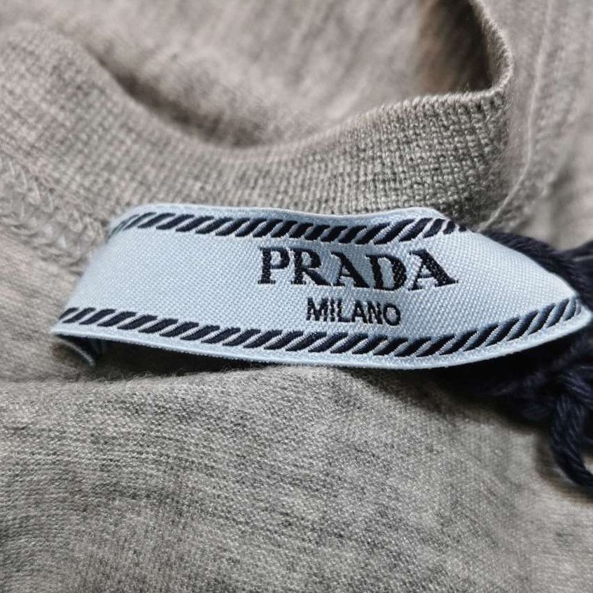 Prada Prada Gray Cropped Logo Tee 0089 Size L / US 10 / IT 46 - 5 Thumbnail