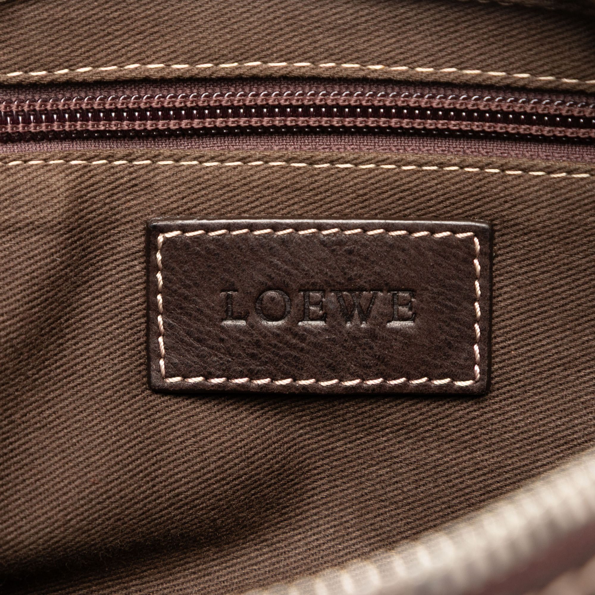 Loewe LOEWE Nubuck Anagram Clutch Size ONE SIZE - 5 Thumbnail