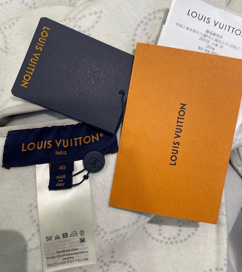 Louis Vuitton LV Gray Short Hooded Long Sleeve Coat - dmc Size M / US 6-8 / IT 42-44 - 5 Thumbnail