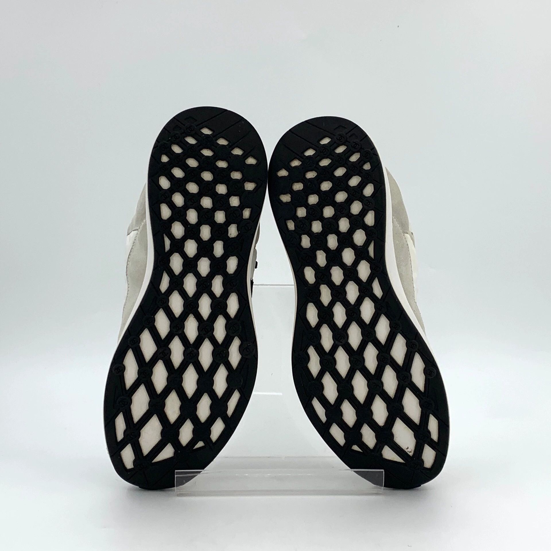 Chanel Chanel Gray White Logo Casual Sneakers - dmc Size US 8 / IT 38 - 5 Thumbnail