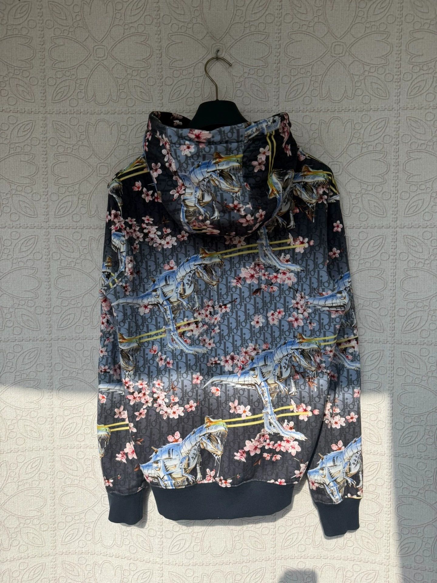 Dior dior x sorayama dinosaur printed hoodie Size US S / EU 44-46 / 1 - 2 Thumbnail